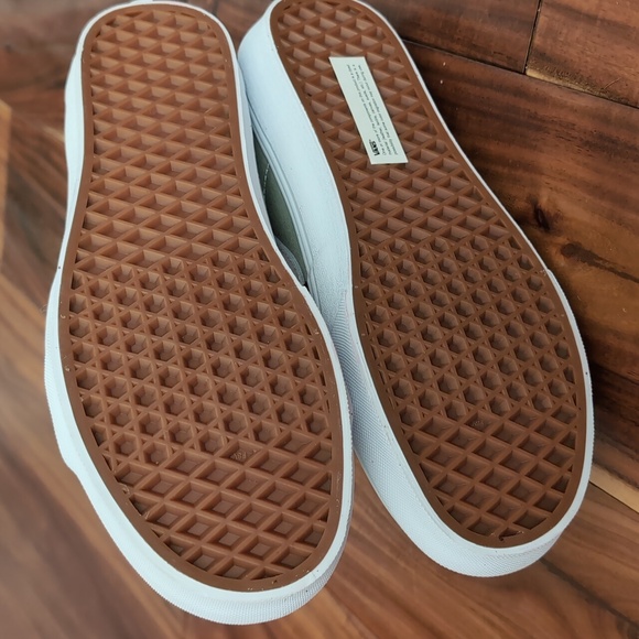 Vans Sk8-Hi Classic Sport Sneakers    Mens Size 8.5 Women's 10 Nwt ❤️ - Picture 7 of 10